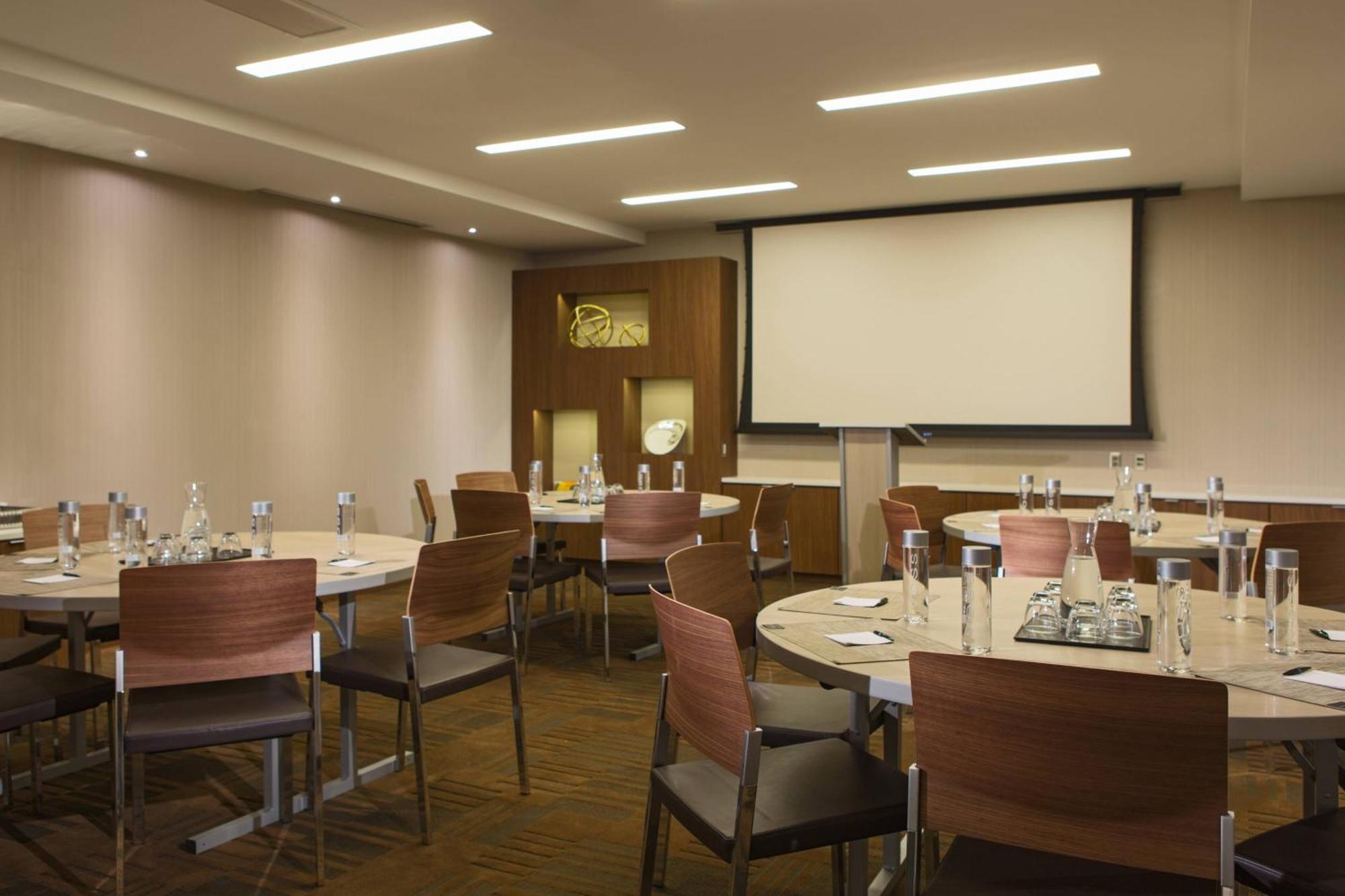 Ac Hotel Kansas City Plaza Bagian luar foto